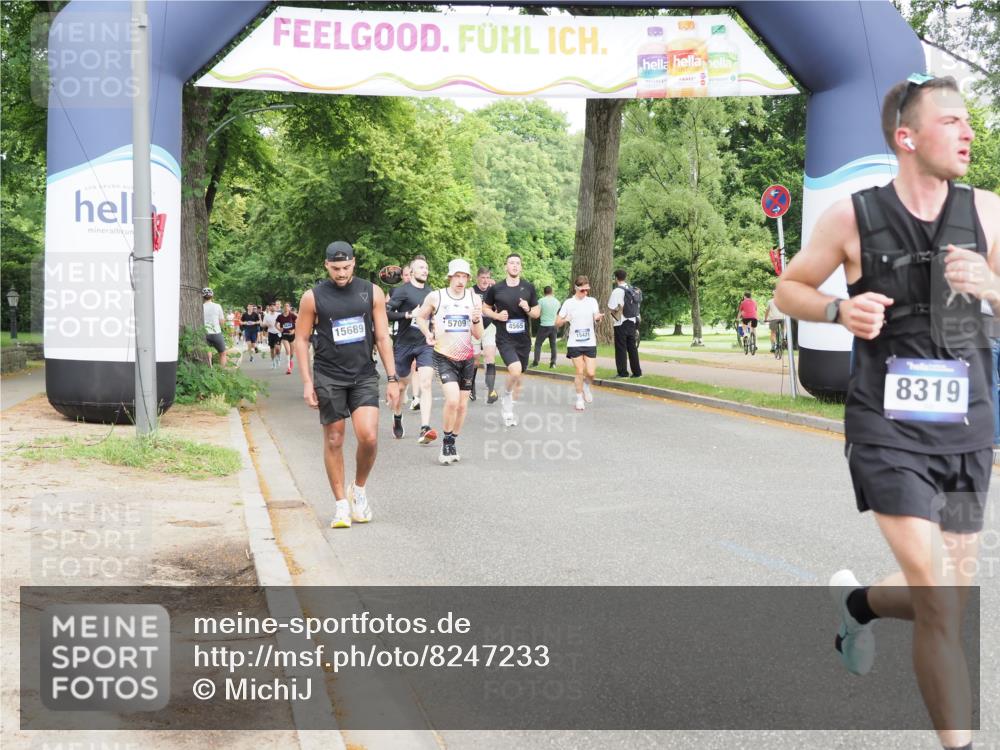 29.06.2025 - hella hamburg halbmarathon MichiJ http://msf.ph/oto/8247233 29.06.2025 10:28:32 Zwischen KM18-KM19 1975, 3626, 4766, 5709, 8319, 8933, 9116, 10968, 12372, 14077, 15689 meine-sportfotos.de
