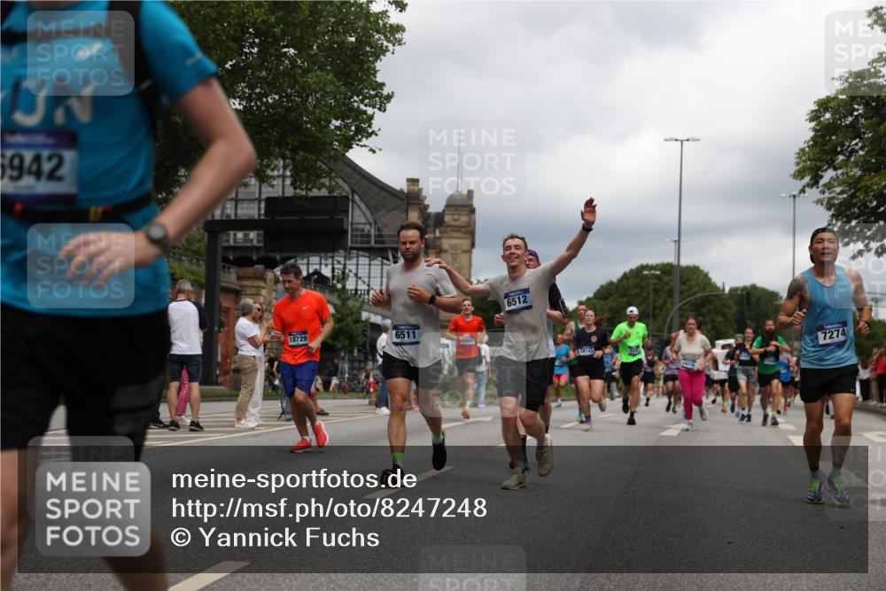 29.06.2025 - hella hamburg halbmarathon Yannick Fuchs http://msf.ph/oto/8247248 29.06.2025 10:47:46 20KM 1030, 1151, 1267, 1422, 1502, 1727, 1870, 2058, 2070, 2354, 2518, 2630, 3096, 3819, 5020, 5259, 5638, 5866, 6294, 6374, 6481, 6511, 6512, 6629, 6762, 6942, 7274, 7395, 7918, 8285, 8335, 8394, 8447, 9380, 9791, 9922, 10891, 11068, 11430, 11844, 12321, 12379, 12607, 12632, 12909, 13032, 13033, 13397, 13794, 13865, 13912, 13997, 14702, 15146, 15441, 15502, 15838, 15856, 15946, 16477, 16780, 17348, 17482, 18143, 18308, 18418, 18487, 18514, 18612 meine-sportfotos.de