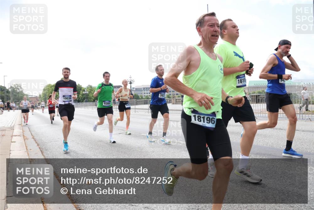 29.06.2025 - hella hamburg halbmarathon Lena Gebhardt http://msf.ph/oto/8247252 29.06.2025 10:10:06 Lombardsbrücke 1052, 1548, 1823, 3921, 4592, 5182, 5511, 7042, 7058, 7081, 7333, 7636, 8219, 8685, 8890, 9150, 9297, 9306, 9366, 9434, 9674, 9781, 9816, 10036, 10943, 11027, 11180, 12255, 12509, 12567, 13739, 13797, 14822, 15409, 16191, 16445, 16455, 16639, 16872, 16918, 17148, 17630, 17899, 18076, 18196, 18440, 18707, 19242 meine-sportfotos.de