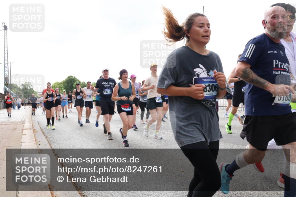 29.06.2025 - hella hamburg halbmarathon Lena Gebhardt http://msf.ph/oto/8247261 29.06.2025 10:45:31 Lombardsbrücke 1033, 1060, 1085, 1104, 1685, 1713, 1798, 1983, 2008, 2216, 2217, 2522, 2550, 2657, 2664, 2917, 2965, 2973, 3160, 3164, 3357, 3377, 3879, 3993, 4099, 4102, 4186, 4224, 4306, 4337, 4388, 4504, 4820, 4851, 5044, 5099, 5108, 5190, 5339, 5635, 5636, 5949, 6133, 6150, 6509, 6623, 6763, 6788, 6911, 6922, 6980, 7283, 7530, 7541, 7699, 7859, 7912, 8594, 8605, 8745, 8762, 9620, 10030, 10182, 10225, 10327, 10329, 11314, 12198, 12332, 12334 meine-sportfotos.de