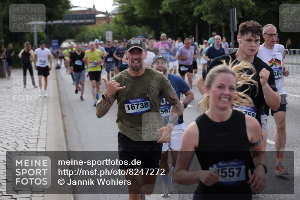29.06.2025 - hella hamburg halbmarathon Jannik Wohlers http://msf.ph/oto/8247272 29.06.2025 09:55:37 Lombardsbrücke 1061, 1143, 1216, 1257, 1267, 1502, 1507, 1689, 2083, 2250, 2260, 2504, 2818, 2864, 3060, 3543, 4033, 4127, 4346, 4557, 5116, 6115, 6134, 7056, 7100, 7224, 7332, 7657, 8273, 8335, 8390, 8668, 8821, 8989, 9074, 9551, 10408, 10603, 10895, 11009, 11211, 11429, 11645, 12277, 12523, 12779, 12875, 13301, 13672, 13758, 13803, 13812, 13875, 14239, 14628, 14928, 15157, 15384, 15392, 15502, 15714, 15899, 16149, 16175, 16623, 16738, 17127, 17131, 17282, 17842 meine-sportfotos.de