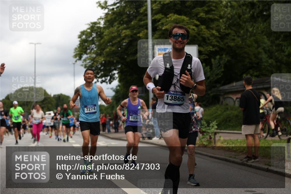 29.06.2025 - hella hamburg halbmarathon Yannick Fuchs http://msf.ph/oto/8247303 29.06.2025 10:47:47 20KM 1030, 1151, 1267, 1422, 1502, 1727, 1870, 2058, 2070, 2354, 2518, 2630, 3096, 3819, 5020, 5259, 5638, 5866, 6294, 6374, 6481, 6511, 6512, 6629, 6762, 6942, 7274, 7395, 7478, 7918, 8285, 8335, 8394, 8447, 9380, 9791, 9922, 10891, 11068, 11430, 11844, 12321, 12379, 12607, 12632, 12909, 13032, 13033, 13397, 13794, 13865, 13912, 14702, 15146, 15441, 15502, 15838, 15856, 15946, 16477, 16780, 17348, 17482, 18143, 18308, 18418, 18487, 18514, 18612, 19067 meine-sportfotos.de