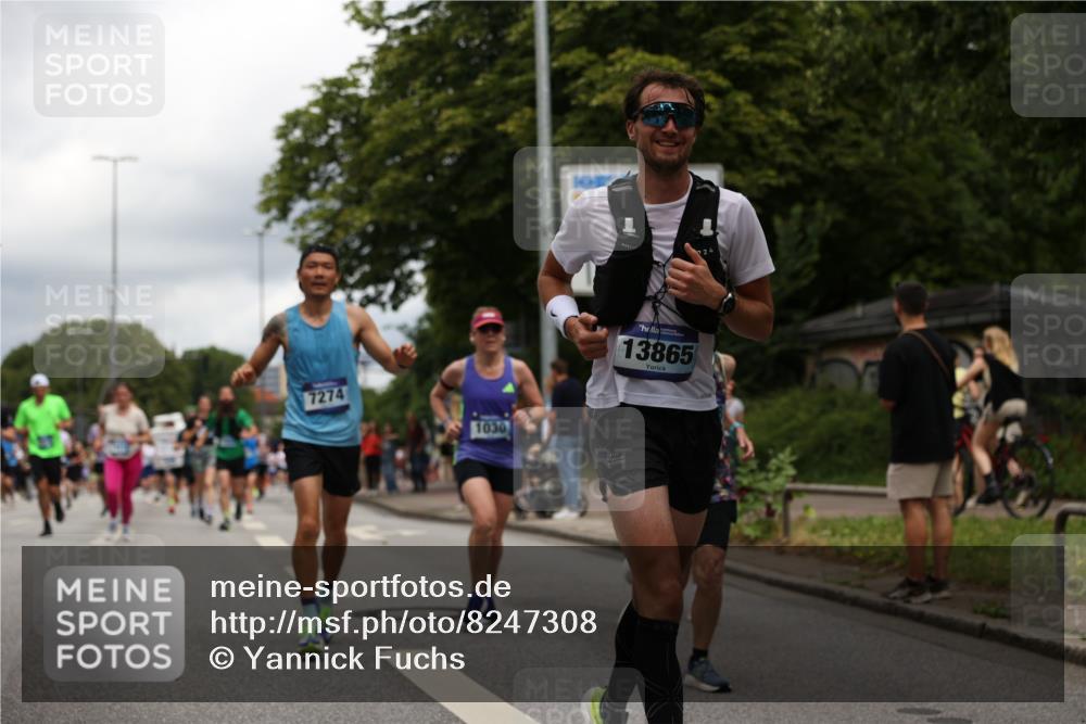 29.06.2025 - hella hamburg halbmarathon Yannick Fuchs http://msf.ph/oto/8247308 29.06.2025 10:47:47 20KM 1030, 1151, 1267, 1422, 1502, 1727, 1870, 2058, 2070, 2354, 2518, 2630, 3096, 3819, 5020, 5259, 5638, 5866, 6294, 6374, 6481, 6511, 6512, 6629, 6762, 6942, 7274, 7395, 7478, 7918, 8285, 8335, 8394, 8447, 9380, 9791, 9922, 10891, 11068, 11430, 11844, 12321, 12379, 12607, 12632, 12909, 13032, 13033, 13397, 13794, 13865, 13912, 14702, 15146, 15441, 15502, 15838, 15856, 15946, 16477, 16780, 17348, 17482, 18143, 18308, 18418, 18487, 18514, 18612, 19067 meine-sportfotos.de