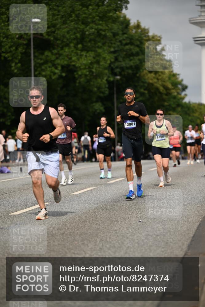 29.06.2025 - hella hamburg halbmarathon Dr. Thomas Lammeyer http://msf.ph/oto/8247374 29.06.2025 10:14:16 Kennedybrücke 1052, 1186, 1456, 1483, 1513, 1573, 4389, 7058, 7250, 7685, 8090, 8685, 8890, 9681, 9816, 9988, 11027, 11180 meine-sportfotos.de