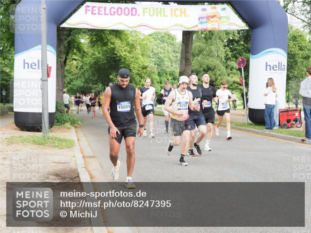 29.06.2025 - hella hamburg halbmarathon MichiJ http://msf.ph/oto/8247395 29.06.2025 10:28:34 Zwischen KM18-KM19 1975, 2972, 3626, 4565, 5709, 5803, 8319, 8933, 10968, 12372, 14077, 15421, 15689, 18979 meine-sportfotos.de