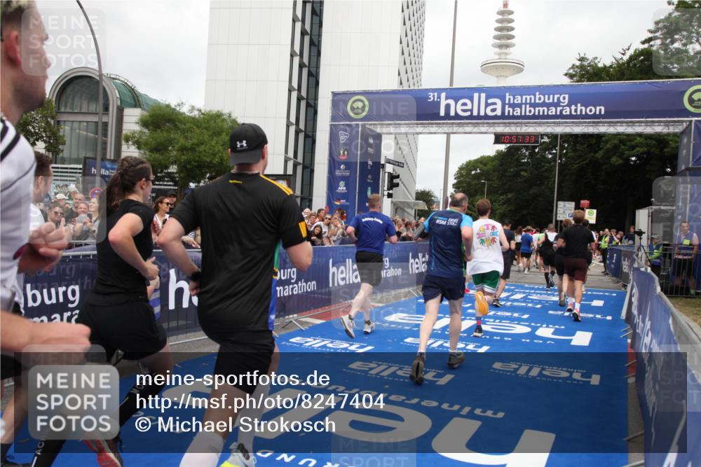 29.06.2025 - hella hamburg halbmarathon Michael Strokosch http://msf.ph/oto/8247404 29.06.2025 10:57:32 Ziel 3435, 5015, 5134, 5728, 6281, 6302, 8393, 9727, 12144, 13245, 13394, 15695, 16093, 16830, 17160, 17758, 17828 meine-sportfotos.de