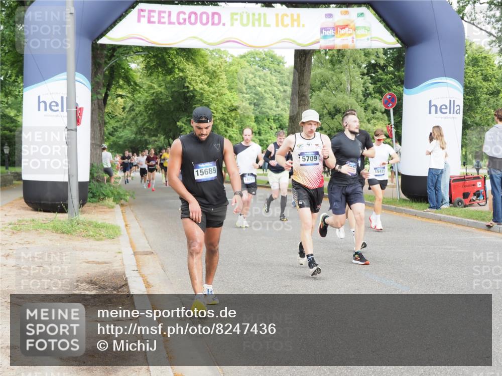 29.06.2025 - hella hamburg halbmarathon MichiJ http://msf.ph/oto/8247436 29.06.2025 10:28:34 Zwischen KM18-KM19 1975, 2972, 3626, 4565, 5709, 5803, 8319, 8933, 10968, 12372, 14077, 15421, 15689, 18979 meine-sportfotos.de