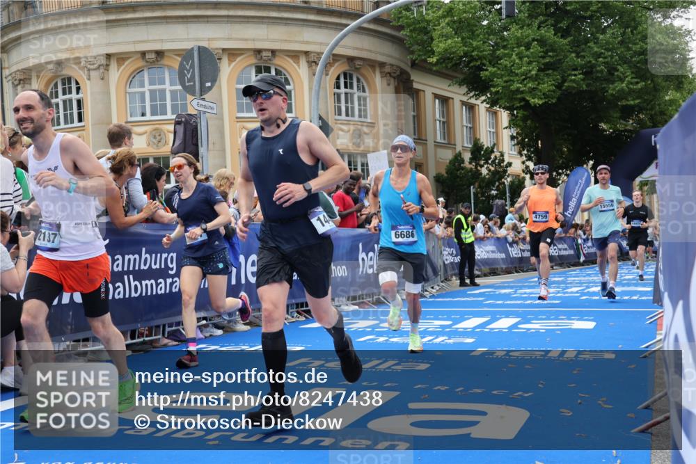 29.06.2025 - hella hamburg halbmarathon Strokosch-Dieckow http://msf.ph/oto/8247438 29.06.2025 10:39:09 Ziel 1445, 1803, 2044, 2262, 3282, 4565, 4759, 5752, 6686, 6687, 8319, 8925, 11305, 11619, 12046, 12137, 13479, 13729, 14311, 15556, 16656, 16820, 17646, 17668, 18149, 18547 meine-sportfotos.de