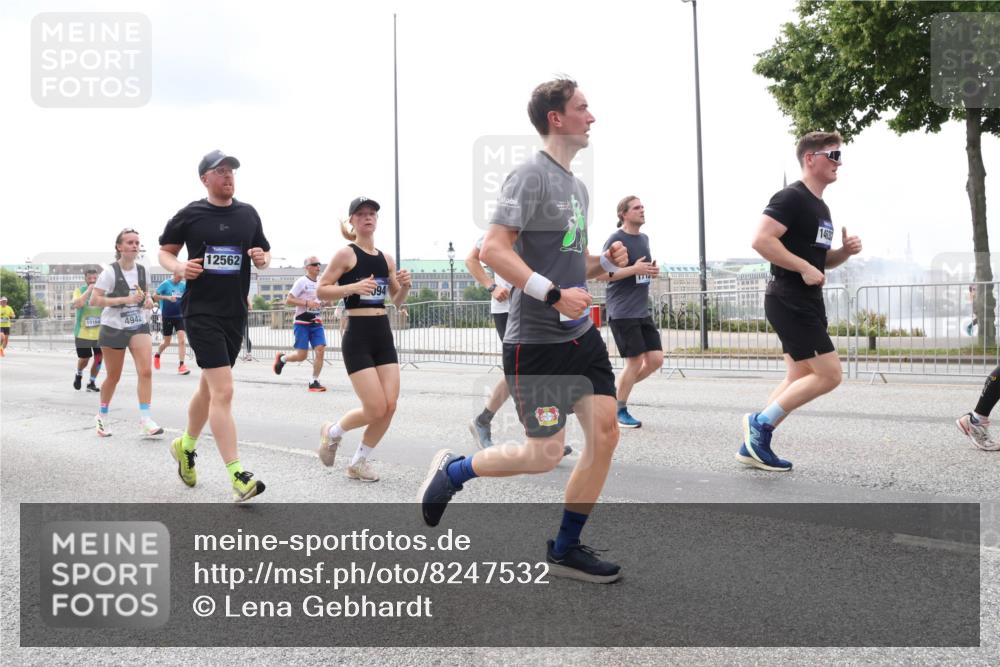 29.06.2025 - hella hamburg halbmarathon Lena Gebhardt http://msf.ph/oto/8247532 29.06.2025 10:34:02 Lombardsbrücke 1189, 1275, 1417, 1672, 1705, 1787, 1896, 2265, 2342, 2464, 2482, 2496, 2526, 2776, 2801, 2933, 3145, 3170, 3264, 3340, 3345, 3560, 3829, 3848, 4361, 4433, 4449, 4479, 4696, 4807, 4824, 4826, 4942, 5075, 5096, 5141, 5557, 5561, 5566, 5569, 5584, 5691, 5821, 5822, 5887, 6105, 6109, 6364, 6515, 6516, 6854, 6956, 7027, 7324, 7329, 7565, 7653, 8021, 8157, 8202, 8277, 8282, 8349, 8375, 8377, 8383, 8401, 8965, 9094, 9234, 9438, 9799, 9875, 9995, 10007, 10071, 10360, 10561, 11811 meine-sportfotos.de