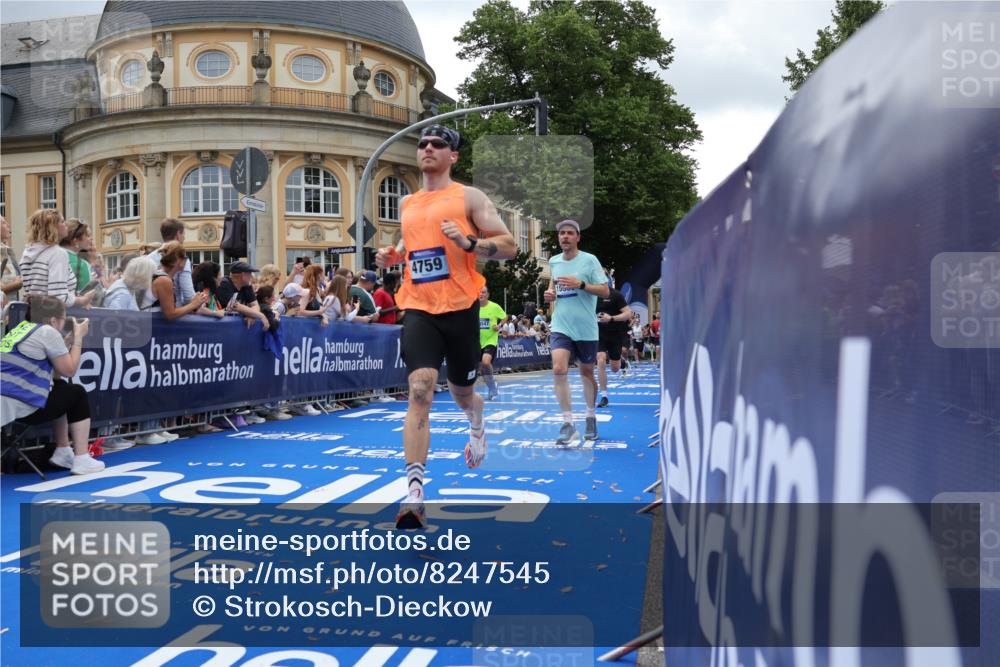 29.06.2025 - hella hamburg halbmarathon Strokosch-Dieckow http://msf.ph/oto/8247545 29.06.2025 10:39:10 Ziel 1445, 2044, 3282, 4565, 4759, 5752, 6686, 6687, 8319, 8925, 11305, 11619, 12046, 12137, 13479, 13729, 14311, 15556, 16656, 16820, 17646, 17668, 18149, 18547 meine-sportfotos.de