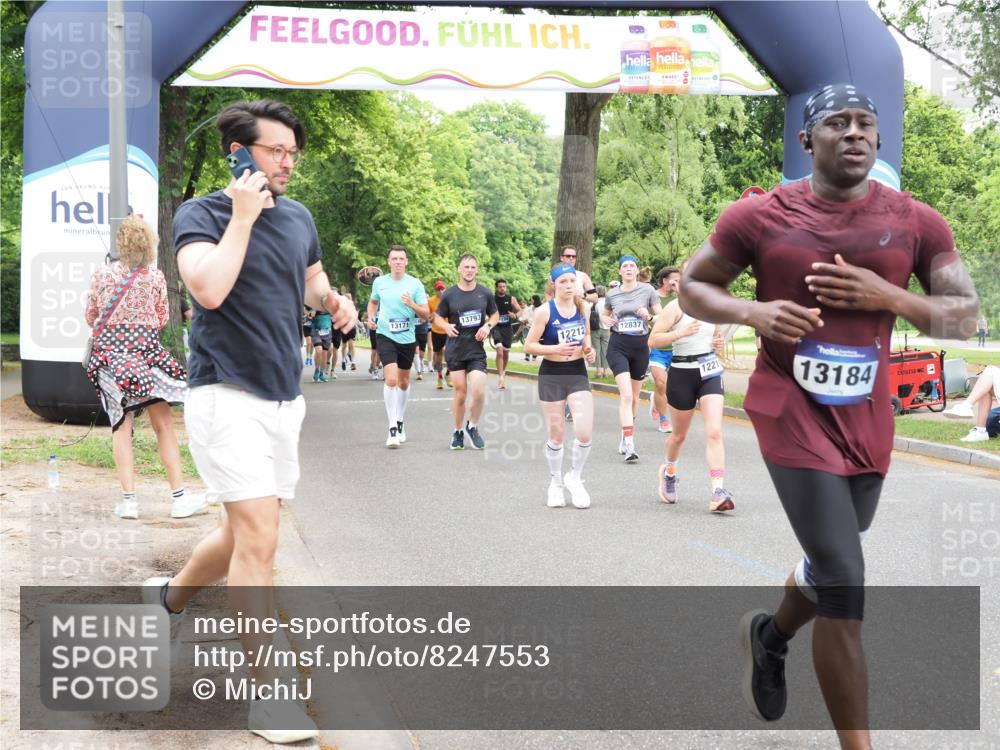 29.06.2025 - hella hamburg halbmarathon MichiJ http://msf.ph/oto/8247553 29.06.2025 10:51:18 Zwischen KM18-KM19 12211, 12212, 12837, 13171, 13184, 13793, 14313, 16095, 16872 meine-sportfotos.de