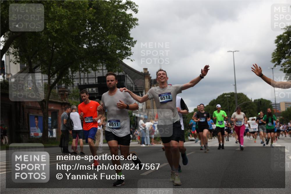 29.06.2025 - hella hamburg halbmarathon Yannick Fuchs http://msf.ph/oto/8247567 29.06.2025 10:47:47 20KM 1030, 1151, 1267, 1422, 1502, 1727, 1870, 2058, 2070, 2354, 2518, 2630, 3096, 3819, 5020, 5259, 5638, 5866, 6294, 6374, 6481, 6511, 6512, 6629, 6762, 6942, 7274, 7395, 7478, 7918, 8285, 8335, 8394, 8447, 9380, 9791, 9922, 10891, 11068, 11430, 11844, 12321, 12379, 12607, 12632, 12909, 13032, 13033, 13397, 13794, 13865, 13912, 14702, 15146, 15441, 15502, 15838, 15856, 15946, 16477, 16780, 17348, 17482, 18143, 18308, 18418, 18487, 18514, 18612, 19067 meine-sportfotos.de