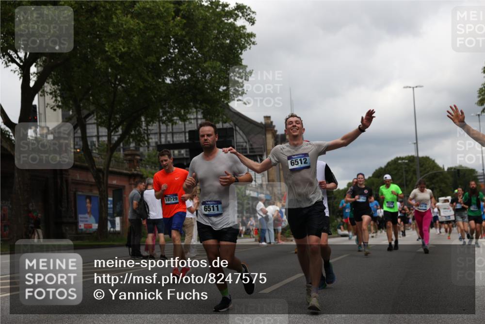 29.06.2025 - hella hamburg halbmarathon Yannick Fuchs http://msf.ph/oto/8247575 29.06.2025 10:47:47 20KM 1030, 1151, 1267, 1422, 1502, 1727, 1870, 2058, 2070, 2354, 2518, 2630, 3096, 3819, 5020, 5259, 5638, 5866, 6294, 6374, 6481, 6511, 6512, 6629, 6762, 6942, 7274, 7395, 7478, 7918, 8285, 8335, 8394, 8447, 9380, 9791, 9922, 10891, 11068, 11430, 11844, 12321, 12379, 12607, 12632, 12909, 13032, 13033, 13397, 13794, 13865, 13912, 14702, 15146, 15441, 15502, 15838, 15856, 15946, 16477, 16780, 17348, 17482, 18143, 18308, 18418, 18487, 18514, 18612, 19067 meine-sportfotos.de