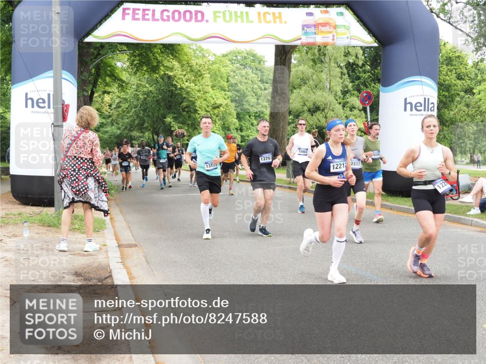 29.06.2025 - hella hamburg halbmarathon MichiJ http://msf.ph/oto/8247588 29.06.2025 10:51:19 Zwischen KM18-KM19 10962, 12211, 12212, 12837, 13171, 13184, 13793, 14313, 16095, 16872 meine-sportfotos.de