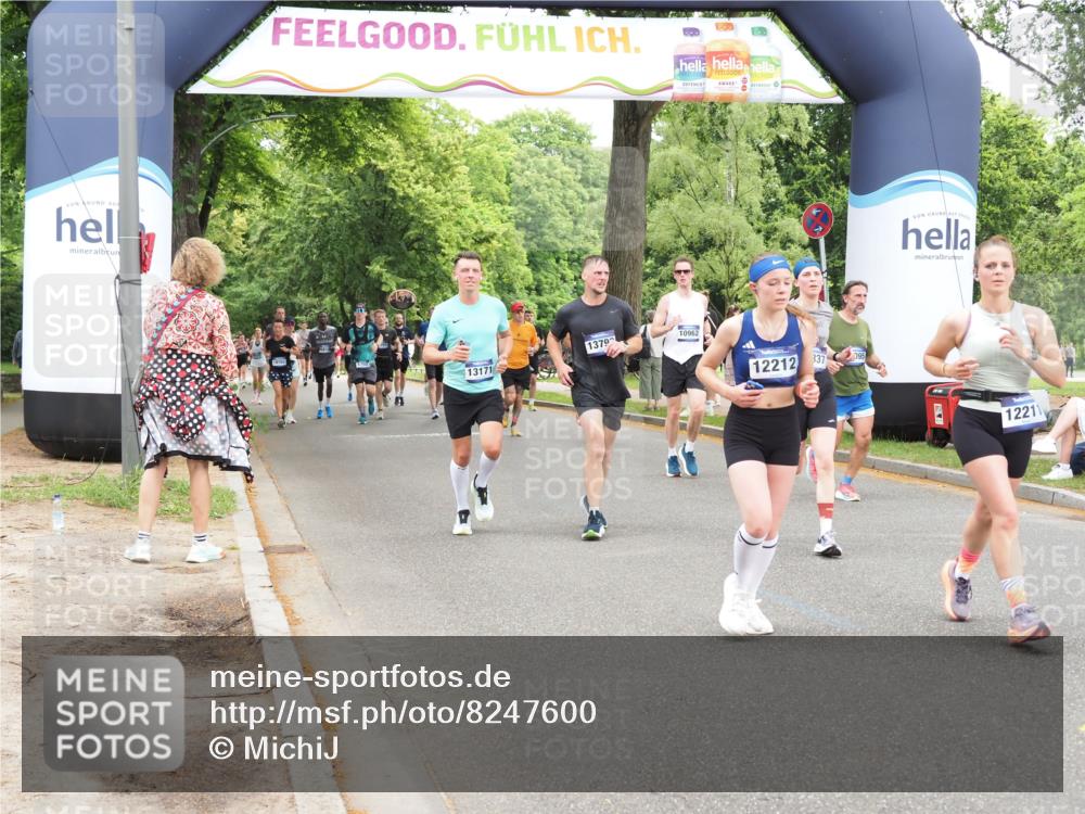 29.06.2025 - hella hamburg halbmarathon MichiJ http://msf.ph/oto/8247600 29.06.2025 10:51:19 Zwischen KM18-KM19 10962, 12211, 12212, 12837, 13171, 13184, 13793, 14313, 16095, 16872 meine-sportfotos.de