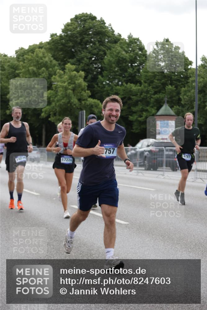 29.06.2025 - hella hamburg halbmarathon Jannik Wohlers http://msf.ph/oto/8247603 29.06.2025 10:30:40 Lombardsbrücke 1773, 2097, 2268, 3131, 4561, 6195, 6620, 6787, 7351, 8072, 8073, 8757, 9576, 10989, 11981, 11988, 12384, 12627, 14095, 14803, 15466, 15589, 17224, 17463, 17509, 17742, 17966, 19052, 19226 meine-sportfotos.de