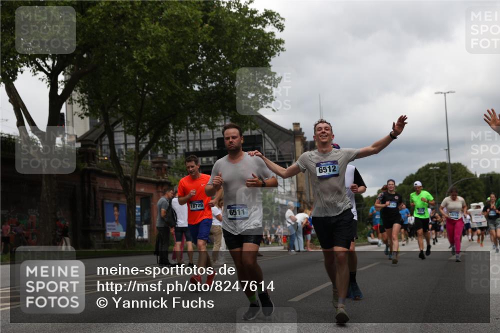 29.06.2025 - hella hamburg halbmarathon Yannick Fuchs http://msf.ph/oto/8247614 29.06.2025 10:47:47 20KM 1030, 1151, 1267, 1422, 1502, 1727, 1870, 2058, 2070, 2354, 2518, 2630, 3096, 3819, 5020, 5259, 5638, 5866, 6294, 6374, 6481, 6511, 6512, 6629, 6762, 6942, 7274, 7395, 7478, 7918, 8285, 8335, 8394, 8447, 9380, 9791, 9922, 10891, 11068, 11430, 11844, 12321, 12379, 12607, 12632, 12909, 13032, 13033, 13397, 13794, 13865, 13912, 14702, 15146, 15441, 15502, 15838, 15856, 15946, 16477, 16780, 17348, 17482, 18143, 18308, 18418, 18487, 18514, 18612, 19067 meine-sportfotos.de