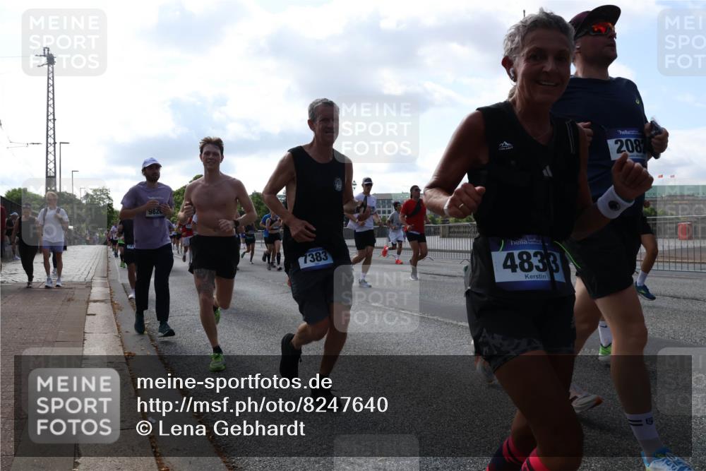 29.06.2025 - hella hamburg halbmarathon Lena Gebhardt http://msf.ph/oto/8247640 29.06.2025 09:56:35 Lombardsbrücke 1061, 1452, 1460, 1496, 1499, 1592, 1628, 1833, 1877, 2013, 2058, 2082, 2083, 2208, 2378, 2396, 2504, 2771, 2953, 2996, 3256, 3296, 3310, 3652, 4065, 4077, 4377, 4404, 4635, 4711, 4833, 5169, 5194, 5482, 5600, 5607, 5839, 5978, 6033, 6168, 6286, 6511, 6512, 6561, 6562, 7178, 7383, 7475, 7583, 7943, 8261, 8361, 8514, 8572, 8587, 8618, 8661, 8710, 8863, 8921, 8968, 8989, 8996, 9082, 9246, 9537, 9597, 9638, 10596 meine-sportfotos.de