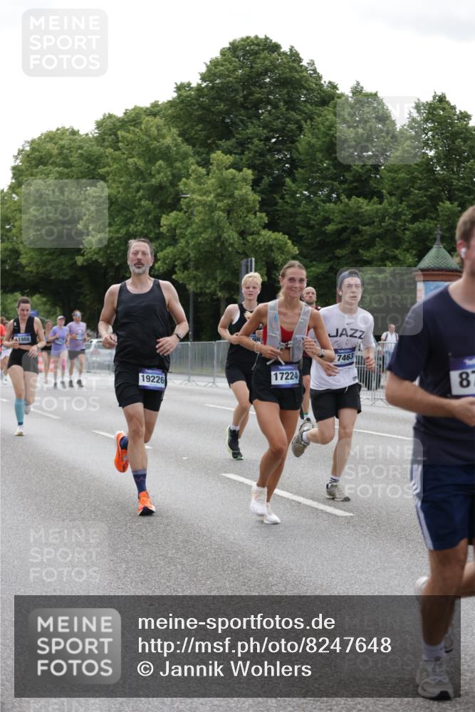 29.06.2025 - hella hamburg halbmarathon Jannik Wohlers http://msf.ph/oto/8247648 29.06.2025 10:30:41 Lombardsbrücke 1773, 1979, 2097, 3131, 4561, 5437, 6057, 6195, 6620, 6787, 7351, 8072, 8073, 8757, 9576, 10989, 11981, 11988, 12384, 12627, 14095, 15466, 15589, 17224, 17463, 17509, 17587, 17742, 17966, 19052, 19226 meine-sportfotos.de