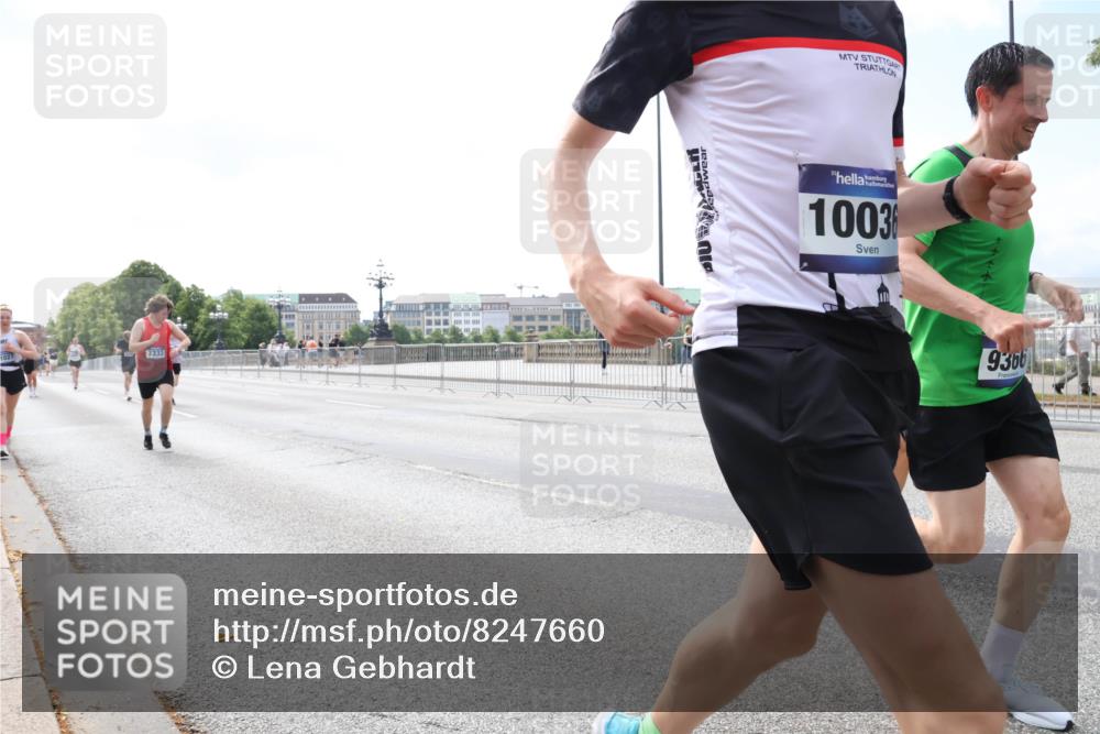 29.06.2025 - hella hamburg halbmarathon Lena Gebhardt http://msf.ph/oto/8247660 29.06.2025 10:10:08 Lombardsbrücke 1052, 1548, 1573, 3921, 4592, 5182, 5511, 7042, 7058, 7081, 7333, 7636, 8219, 8685, 8890, 9150, 9306, 9366, 9434, 9674, 9781, 9816, 10036, 10943, 11027, 11180, 12255, 12567, 13739, 13797, 14822, 15409, 16191, 16445, 16455, 16639, 16872, 16918, 17148, 17630, 17730, 17899, 18076, 18196, 18440, 18707, 19023, 19242 meine-sportfotos.de
