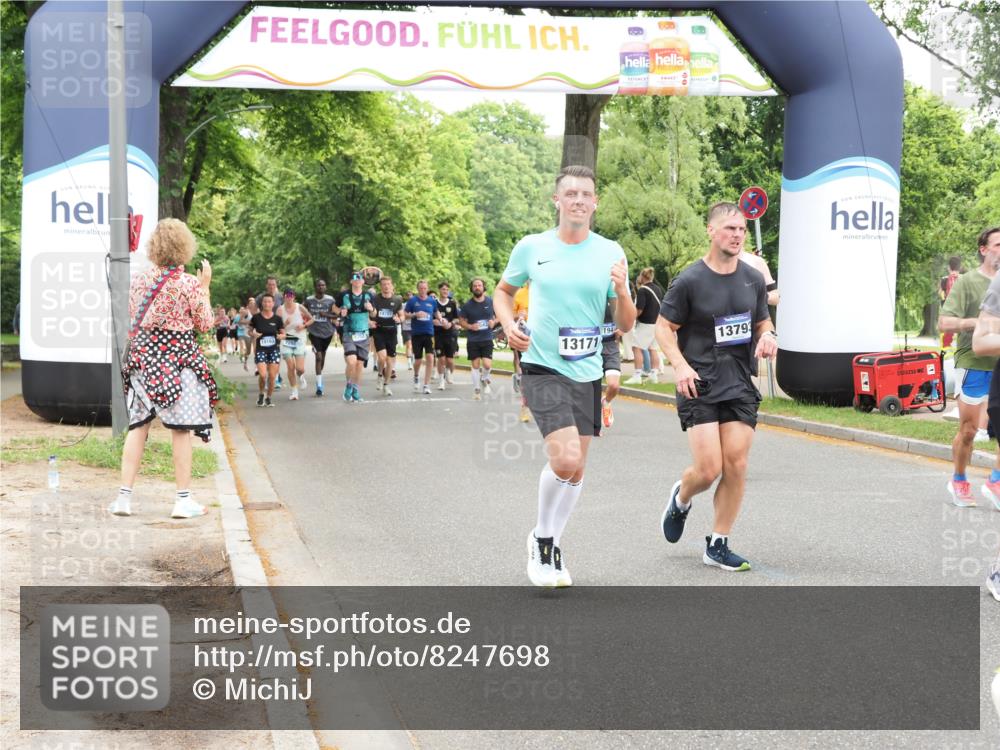 29.06.2025 - hella hamburg halbmarathon MichiJ http://msf.ph/oto/8247698 29.06.2025 10:51:20 Zwischen KM18-KM19 10962, 12211, 12212, 12837, 13171, 13184, 13793, 14313, 16095, 16872 meine-sportfotos.de