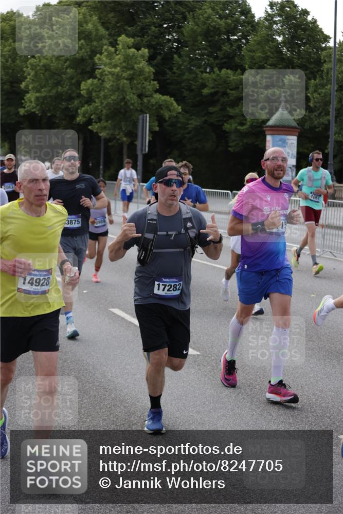 29.06.2025 - hella hamburg halbmarathon Jannik Wohlers http://msf.ph/oto/8247705 29.06.2025 09:55:41 Lombardsbrücke 1061, 1216, 1257, 1502, 1507, 1689, 2083, 2250, 2260, 2504, 2818, 2864, 3060, 3543, 4346, 4557, 5116, 6115, 6134, 7100, 7178, 7224, 7332, 7657, 8273, 8335, 8668, 8821, 8989, 9074, 9551, 10408, 10596, 10603, 10895, 11009, 11211, 11429, 11467, 11645, 12523, 12779, 12875, 13159, 13301, 13672, 13758, 13803, 13812, 13875, 14628, 14928, 15157, 15384, 15392, 15502, 15714, 15829, 15868, 15899, 16149, 16175, 16623, 16738, 16877, 17127, 17131, 17282, 17842, 17962, 18021 meine-sportfotos.de