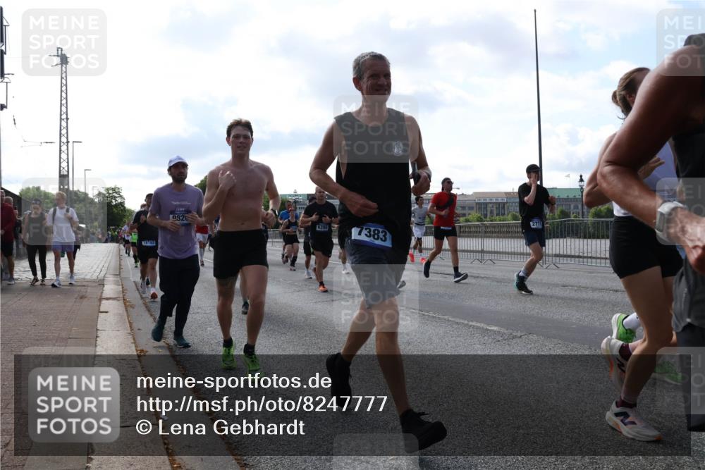 29.06.2025 - hella hamburg halbmarathon Lena Gebhardt http://msf.ph/oto/8247777 29.06.2025 09:56:36 Lombardsbrücke 1061, 1452, 1460, 1496, 1499, 1592, 1628, 1833, 1877, 2013, 2058, 2082, 2208, 2378, 2396, 2504, 2771, 2953, 2996, 3256, 3296, 3310, 3652, 4065, 4077, 4377, 4404, 4635, 4711, 4833, 5169, 5194, 5482, 5600, 5607, 5839, 5978, 6033, 6168, 6286, 6511, 6512, 6561, 6562, 7178, 7383, 7475, 7583, 7943, 8261, 8361, 8514, 8572, 8587, 8618, 8661, 8710, 8863, 8921, 8968, 8989, 8996, 9082, 9246, 9537, 9597, 9638, 10596 meine-sportfotos.de