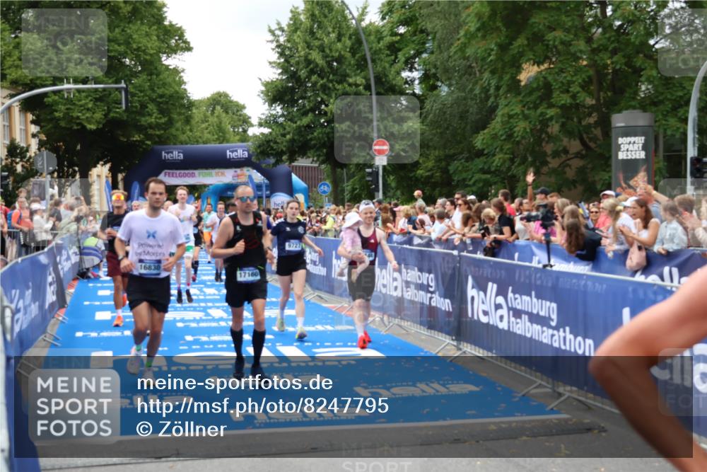 29.06.2025 - hella hamburg halbmarathon Zöllner http://msf.ph/oto/8247795 29.06.2025 10:57:31 Ziel 3435, 5015, 5134, 5728, 6281, 6302, 8393, 9727, 12144, 13245, 13394, 15695, 16093, 16830, 17160, 17758, 17828 meine-sportfotos.de