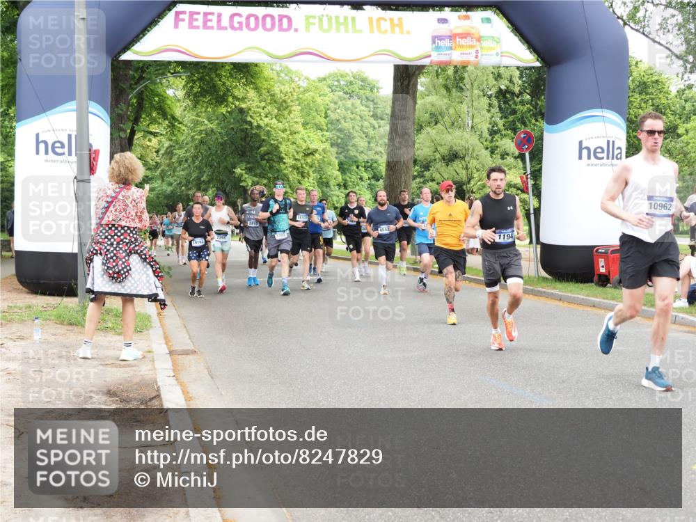 29.06.2025 - hella hamburg halbmarathon MichiJ http://msf.ph/oto/8247829 29.06.2025 10:51:21 Zwischen KM18-KM19 1194, 8561, 10962, 12211, 12212, 12837, 13171, 13184, 13793, 14313, 16095, 16872 meine-sportfotos.de