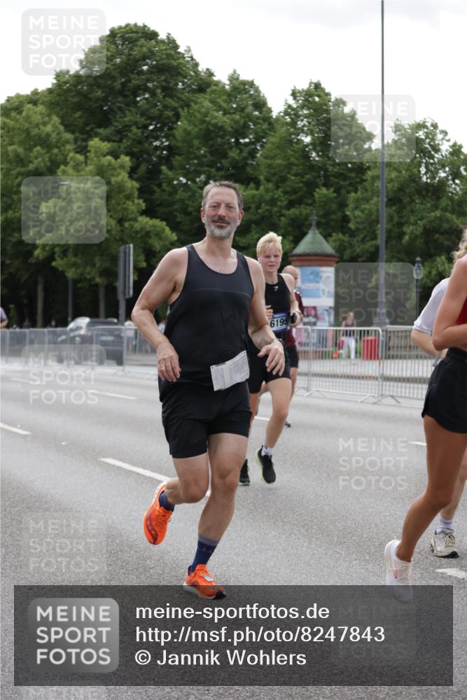 29.06.2025 - hella hamburg halbmarathon Jannik Wohlers http://msf.ph/oto/8247843 29.06.2025 10:30:42 Lombardsbrücke 1773, 1979, 2097, 4561, 5437, 6057, 6195, 6620, 6787, 7351, 8050, 8072, 8073, 8757, 9576, 10989, 11981, 11988, 12384, 12627, 14095, 15466, 15589, 16457, 17224, 17463, 17509, 17587, 17742, 17966, 19052, 19226 meine-sportfotos.de