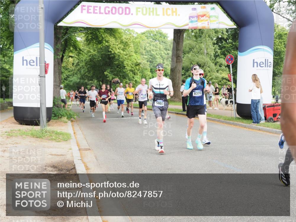 29.06.2025 - hella hamburg halbmarathon MichiJ http://msf.ph/oto/8247857 29.06.2025 10:28:37 Zwischen KM18-KM19 2573, 2972, 4565, 5709, 5803, 8319, 11714, 14077, 15421, 15689, 18013, 18979 meine-sportfotos.de