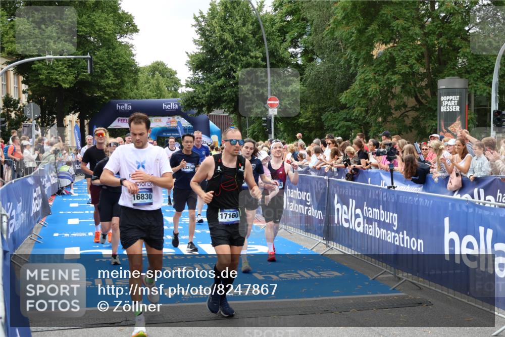 29.06.2025 - hella hamburg halbmarathon Zöllner http://msf.ph/oto/8247867 29.06.2025 10:57:32 Ziel 2236, 3435, 4502, 5015, 5134, 5728, 6281, 6302, 8393, 9727, 12144, 13245, 13394, 15695, 16093, 16830, 17160, 17758, 17828 meine-sportfotos.de