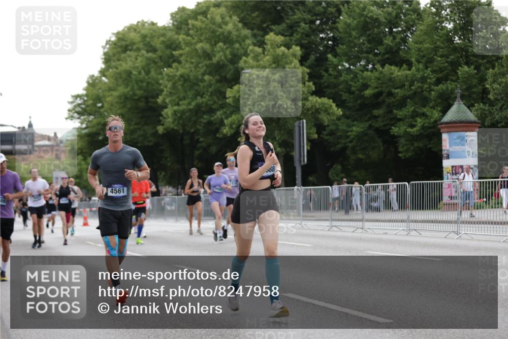 29.06.2025 - hella hamburg halbmarathon Jannik Wohlers http://msf.ph/oto/8247958 29.06.2025 10:30:43 Lombardsbrücke 1773, 1979, 2097, 2414, 4561, 4817, 5437, 5943, 6057, 6195, 6620, 6787, 7351, 8050, 8072, 8073, 8757, 9576, 10989, 11988, 12384, 12627, 14095, 15466, 15589, 16457, 17224, 17463, 17509, 17587, 17742, 17966, 19052, 19226 meine-sportfotos.de