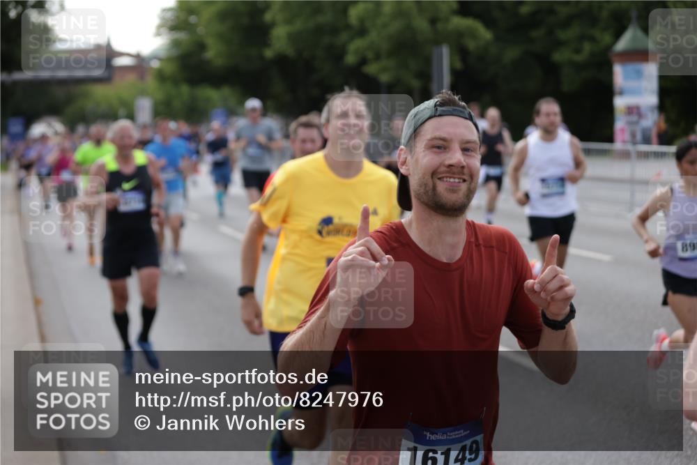 29.06.2025 - hella hamburg halbmarathon Jannik Wohlers http://msf.ph/oto/8247976 29.06.2025 09:55:44 Lombardsbrücke 1061, 1257, 1499, 1502, 1507, 1689, 2083, 2250, 2260, 2504, 2818, 2864, 3060, 3543, 4557, 5116, 6115, 6134, 6168, 7178, 7332, 7943, 8335, 8668, 8821, 8989, 9074, 10596, 11009, 11211, 11429, 11467, 11645, 12523, 12779, 12870, 12875, 13007, 13159, 13301, 13672, 13758, 13803, 13812, 13875, 14628, 14928, 15157, 15384, 15392, 15502, 15714, 15829, 15868, 15899, 16149, 16175, 16623, 16738, 16877, 17127, 17131, 17282, 17842, 17962, 18021 meine-sportfotos.de