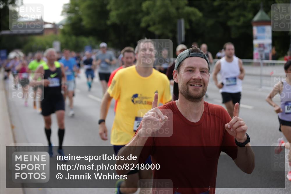 29.06.2025 - hella hamburg halbmarathon Jannik Wohlers http://msf.ph/oto/8248000 29.06.2025 09:55:44 Lombardsbrücke 1061, 1257, 1499, 1502, 1507, 1689, 2083, 2250, 2260, 2504, 2818, 2864, 3060, 3543, 4557, 5116, 6115, 6134, 6168, 7178, 7332, 7943, 8335, 8668, 8821, 8989, 9074, 10596, 11009, 11211, 11429, 11467, 11645, 12523, 12779, 12870, 12875, 13007, 13159, 13301, 13672, 13758, 13803, 13812, 13875, 14628, 14928, 15157, 15384, 15392, 15502, 15714, 15829, 15868, 15899, 16149, 16175, 16623, 16738, 16877, 17127, 17131, 17282, 17842, 17962, 18021 meine-sportfotos.de