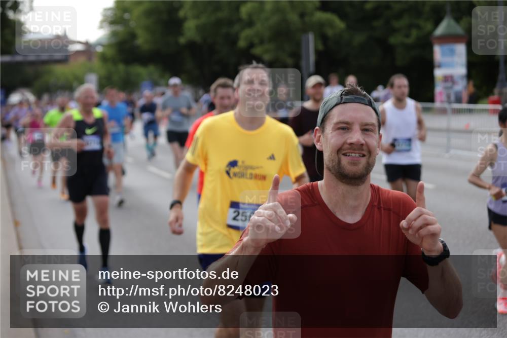 29.06.2025 - hella hamburg halbmarathon Jannik Wohlers http://msf.ph/oto/8248023 29.06.2025 09:55:44 Lombardsbrücke 1061, 1257, 1499, 1502, 1507, 1689, 2083, 2250, 2260, 2504, 2818, 2864, 3060, 3543, 4557, 5116, 6115, 6134, 6168, 7178, 7332, 7943, 8335, 8668, 8821, 8989, 9074, 10596, 11009, 11211, 11429, 11467, 11645, 12523, 12779, 12870, 12875, 13007, 13159, 13301, 13672, 13758, 13803, 13812, 13875, 14628, 14928, 15157, 15384, 15392, 15502, 15714, 15829, 15868, 15899, 16149, 16175, 16623, 16738, 16877, 17127, 17131, 17282, 17842, 17962, 18021 meine-sportfotos.de