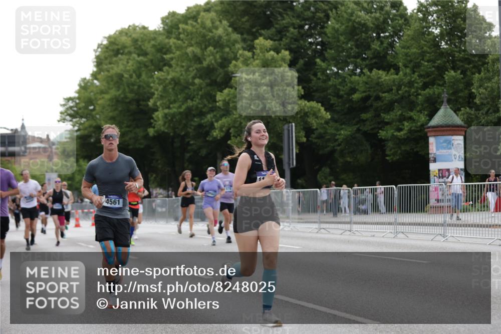 29.06.2025 - hella hamburg halbmarathon Jannik Wohlers http://msf.ph/oto/8248025 29.06.2025 10:30:44 Lombardsbrücke 1292, 1773, 1979, 2097, 2414, 2914, 4561, 4817, 5437, 5943, 6057, 6195, 6620, 6787, 7351, 7604, 8050, 8072, 8073, 8757, 9576, 10111, 10989, 11988, 12384, 12627, 14095, 14349, 15466, 15589, 16457, 17224, 17463, 17509, 17587, 17742, 17966, 19052, 19226 meine-sportfotos.de