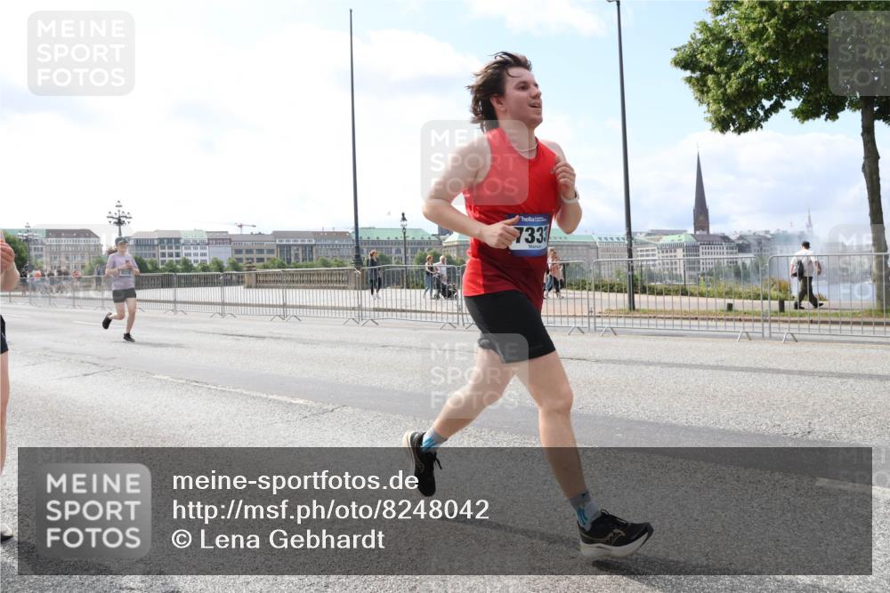 29.06.2025 - hella hamburg halbmarathon Lena Gebhardt http://msf.ph/oto/8248042 29.06.2025 10:10:10 Lombardsbrücke 1052, 1548, 1573, 3921, 4592, 5182, 5440, 5511, 7042, 7058, 7081, 7333, 7636, 8219, 8685, 8890, 9150, 9306, 9366, 9434, 9674, 9781, 9816, 10036, 10943, 11027, 11180, 12255, 12567, 13739, 13797, 14822, 15409, 16191, 16445, 16455, 16639, 16872, 17148, 17630, 17730, 17899, 18076, 18196, 18440, 18707, 19023, 19242 meine-sportfotos.de