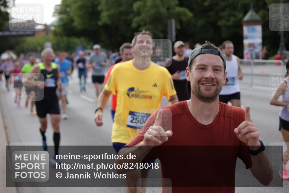 29.06.2025 - hella hamburg halbmarathon Jannik Wohlers http://msf.ph/oto/8248048 29.06.2025 09:55:44 Lombardsbrücke 1061, 1257, 1499, 1502, 1507, 1689, 2083, 2250, 2260, 2504, 2818, 2864, 3060, 3543, 4557, 5116, 6115, 6134, 6168, 7178, 7332, 7943, 8335, 8668, 8821, 8989, 9074, 10596, 11009, 11211, 11429, 11467, 11645, 12523, 12779, 12870, 12875, 13007, 13159, 13301, 13672, 13758, 13803, 13812, 13875, 14628, 14928, 15157, 15384, 15392, 15502, 15714, 15829, 15868, 15899, 16149, 16175, 16623, 16738, 16877, 17127, 17131, 17282, 17842, 17962, 18021 meine-sportfotos.de