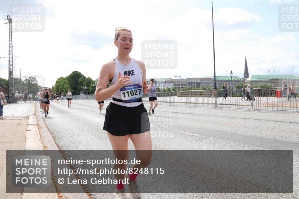 29.06.2025 - hella hamburg halbmarathon Lena Gebhardt http://msf.ph/oto/8248115 29.06.2025 10:10:11 Lombardsbrücke 1052, 1548, 1573, 3921, 4592, 5182, 5440, 5511, 7042, 7058, 7081, 7333, 7636, 8219, 8685, 8890, 9150, 9306, 9366, 9434, 9674, 9781, 9816, 10036, 10943, 11027, 11180, 12255, 12567, 13739, 13797, 14822, 15409, 16191, 16445, 16455, 16639, 16872, 17148, 17630, 17730, 17899, 18076, 18196, 18440, 18707, 19023, 19242 meine-sportfotos.de