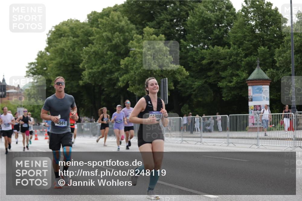29.06.2025 - hella hamburg halbmarathon Jannik Wohlers http://msf.ph/oto/8248119 29.06.2025 10:30:44 Lombardsbrücke 1292, 1773, 1979, 2097, 2414, 2914, 4561, 4817, 5437, 5943, 6057, 6195, 6620, 6787, 7351, 7604, 8050, 8072, 8073, 8757, 9576, 10111, 10989, 11988, 12384, 12627, 14095, 14349, 15466, 15589, 16457, 17224, 17463, 17509, 17587, 17742, 17966, 19052, 19226 meine-sportfotos.de