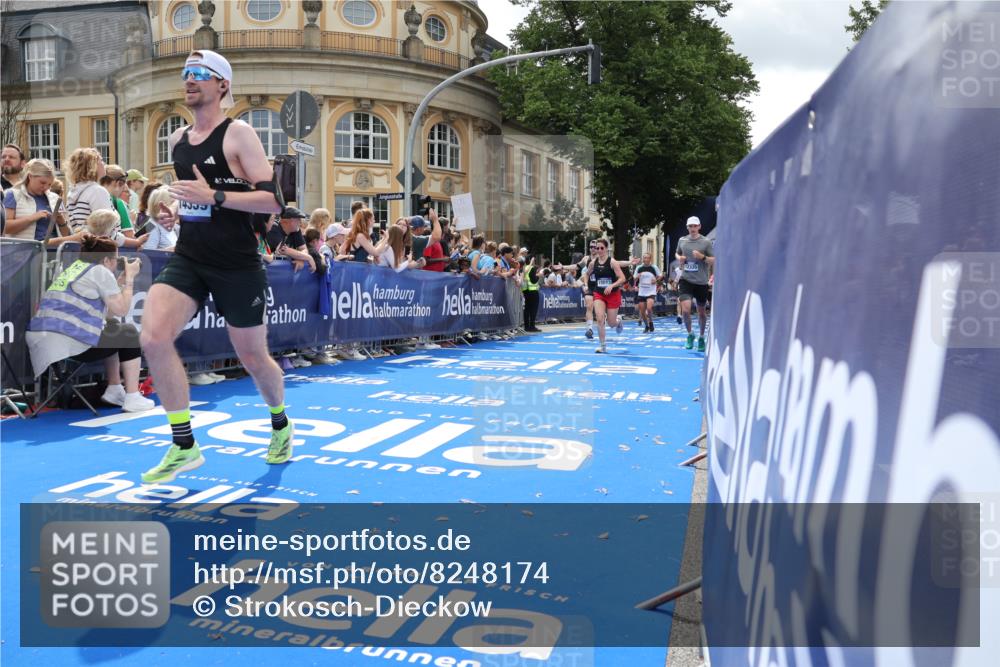 29.06.2025 - hella hamburg halbmarathon Strokosch-Dieckow http://msf.ph/oto/8248174 29.06.2025 10:39:25 Ziel 1343, 2546, 2972, 6037, 6152, 7152, 7154, 8346, 9116, 9265, 12335, 12372, 14359, 15013, 15336, 15866, 15965 meine-sportfotos.de