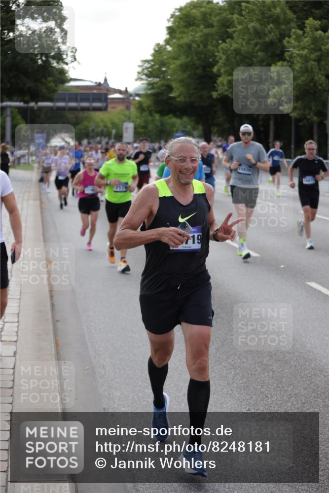 29.06.2025 - hella hamburg halbmarathon Jannik Wohlers http://msf.ph/oto/8248181 29.06.2025 09:55:45 Lombardsbrücke 1061, 1257, 1499, 1502, 1507, 1689, 2083, 2250, 2260, 2504, 2818, 2864, 3060, 3543, 4557, 5116, 5607, 6115, 6134, 6168, 7178, 7332, 7943, 8335, 8514, 8668, 8821, 8989, 9074, 10596, 11009, 11211, 11429, 11467, 11645, 12523, 12779, 12870, 12875, 13007, 13159, 13301, 13672, 13758, 13803, 13812, 13875, 13948, 14628, 14928, 15157, 15384, 15392, 15502, 15714, 15829, 15868, 15899, 16149, 16175, 16477, 16623, 16738, 16877, 17127, 17131, 17282, 17962, 18021 meine-sportfotos.de