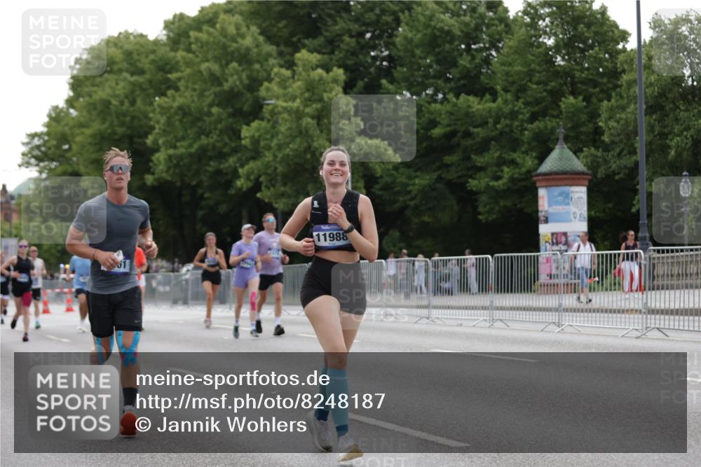 29.06.2025 - hella hamburg halbmarathon Jannik Wohlers http://msf.ph/oto/8248187 29.06.2025 10:30:44 Lombardsbrücke 1292, 1773, 1979, 2097, 2414, 2914, 4561, 4817, 5437, 5943, 6057, 6195, 6620, 6787, 7351, 7604, 8050, 8072, 8073, 8757, 9576, 10111, 10989, 11988, 12384, 12627, 14095, 14349, 15466, 15589, 16457, 17224, 17463, 17509, 17587, 17742, 17966, 19052, 19226 meine-sportfotos.de