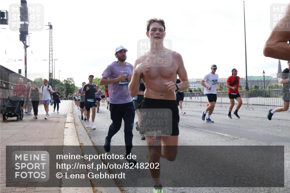 29.06.2025 - hella hamburg halbmarathon Lena Gebhardt http://msf.ph/oto/8248202 29.06.2025 09:56:36 Lombardsbrücke 1061, 1452, 1460, 1496, 1499, 1592, 1628, 1833, 1877, 2013, 2058, 2082, 2208, 2378, 2396, 2504, 2771, 2953, 2996, 3256, 3296, 3310, 3652, 4065, 4077, 4377, 4404, 4635, 4711, 4833, 5169, 5194, 5482, 5600, 5607, 5839, 5978, 6033, 6168, 6286, 6511, 6512, 6561, 6562, 7178, 7383, 7475, 7583, 7943, 8261, 8361, 8514, 8572, 8587, 8618, 8661, 8710, 8863, 8921, 8968, 8989, 8996, 9082, 9246, 9537, 9597, 9638, 10596 meine-sportfotos.de