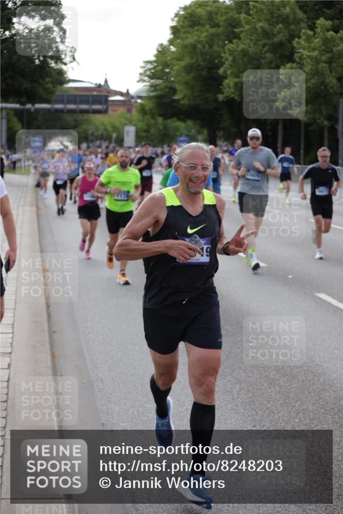 29.06.2025 - hella hamburg halbmarathon Jannik Wohlers http://msf.ph/oto/8248203 29.06.2025 09:55:45 Lombardsbrücke 1061, 1257, 1499, 1502, 1507, 1689, 2083, 2250, 2260, 2504, 2818, 2864, 3060, 3543, 4557, 5116, 5607, 6115, 6134, 6168, 7178, 7332, 7943, 8335, 8514, 8668, 8821, 8989, 9074, 10596, 11009, 11211, 11429, 11467, 11645, 12523, 12779, 12870, 12875, 13007, 13159, 13301, 13672, 13758, 13803, 13812, 13875, 13948, 14628, 14928, 15157, 15384, 15392, 15502, 15714, 15829, 15868, 15899, 16149, 16175, 16477, 16623, 16738, 16877, 17127, 17131, 17282, 17962, 18021 meine-sportfotos.de