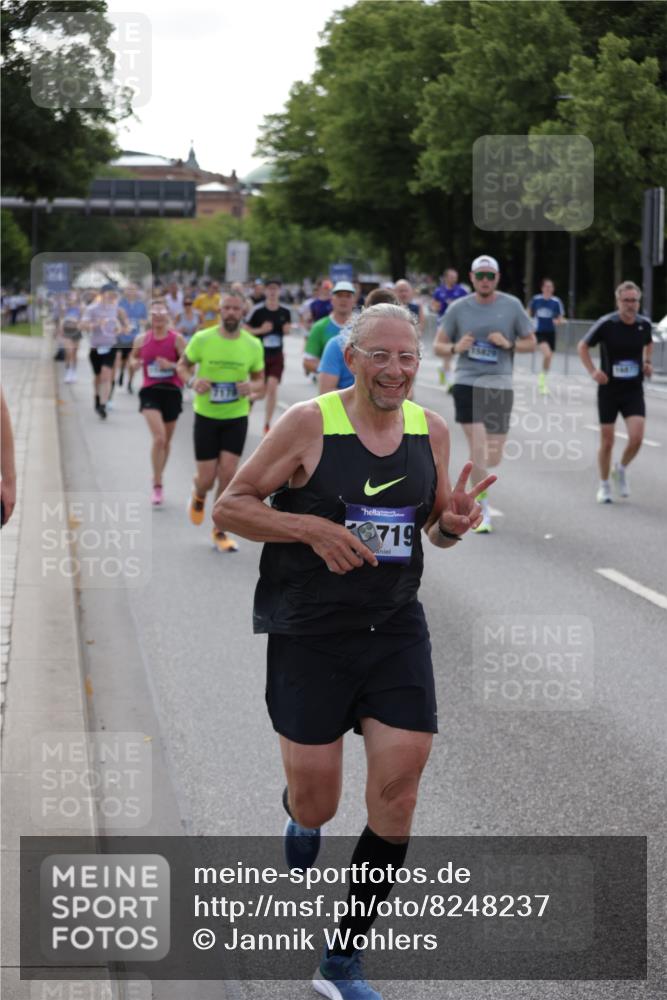 29.06.2025 - hella hamburg halbmarathon Jannik Wohlers http://msf.ph/oto/8248237 29.06.2025 09:55:46 Lombardsbrücke 1061, 1257, 1499, 1502, 1507, 1592, 1689, 2083, 2250, 2260, 2504, 2818, 2864, 3060, 4077, 4557, 5116, 5607, 6115, 6134, 6168, 7178, 7332, 7943, 8335, 8514, 8668, 8821, 8968, 8989, 9074, 9246, 9537, 10596, 11009, 11211, 11429, 11467, 11645, 12523, 12779, 12870, 12875, 13007, 13159, 13672, 13758, 13803, 13812, 13875, 13948, 14628, 14928, 15157, 15384, 15392, 15502, 15714, 15829, 15868, 15899, 16149, 16175, 16477, 16623, 16738, 16877, 17127, 17131, 17282, 17962, 18021 meine-sportfotos.de