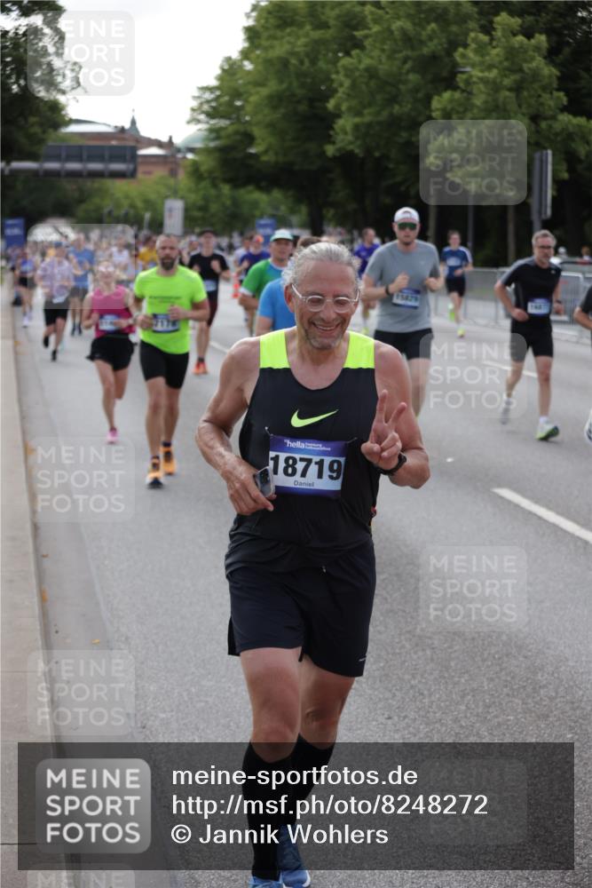 29.06.2025 - hella hamburg halbmarathon Jannik Wohlers http://msf.ph/oto/8248272 29.06.2025 09:55:46 Lombardsbrücke 1061, 1257, 1499, 1502, 1507, 1592, 1689, 2083, 2250, 2260, 2504, 2818, 2864, 3060, 4077, 4557, 5116, 5607, 6115, 6134, 6168, 7178, 7332, 7943, 8335, 8514, 8668, 8821, 8968, 8989, 9074, 9246, 9537, 10596, 11009, 11211, 11429, 11467, 11645, 12523, 12779, 12870, 12875, 13007, 13159, 13672, 13758, 13803, 13812, 13875, 13948, 14628, 14928, 15157, 15384, 15392, 15502, 15714, 15829, 15868, 15899, 16149, 16175, 16477, 16623, 16738, 16877, 17127, 17131, 17282, 17962, 18021 meine-sportfotos.de