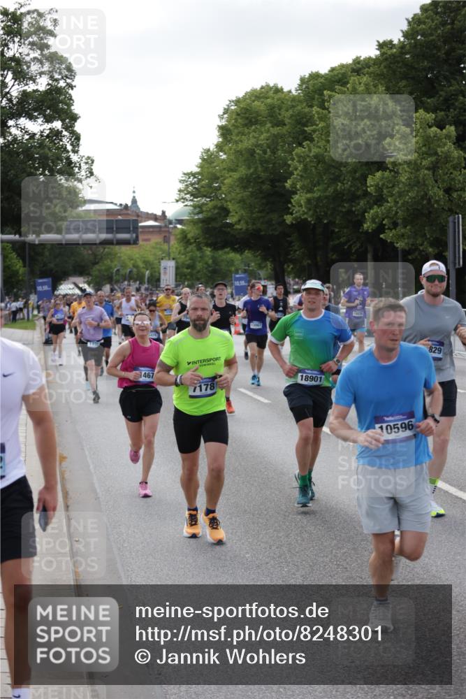 29.06.2025 - hella hamburg halbmarathon Jannik Wohlers http://msf.ph/oto/8248301 29.06.2025 09:55:47 Lombardsbrücke 1061, 1257, 1499, 1502, 1507, 1592, 1689, 2083, 2250, 2260, 2504, 2864, 3060, 4077, 4557, 5607, 6115, 6134, 6168, 7178, 7332, 7943, 8335, 8514, 8668, 8821, 8968, 8989, 9074, 9246, 9537, 9994, 10596, 11009, 11211, 11467, 11645, 12523, 12779, 12870, 12875, 13007, 13159, 13672, 13758, 13803, 13812, 13875, 13948, 14628, 14928, 15157, 15384, 15392, 15502, 15714, 15829, 15868, 15899, 16149, 16175, 16477, 16623, 16738, 16877, 17127, 17131, 17282, 17962, 18021 meine-sportfotos.de