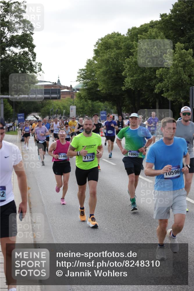 29.06.2025 - hella hamburg halbmarathon Jannik Wohlers http://msf.ph/oto/8248310 29.06.2025 09:55:47 Lombardsbrücke 1061, 1257, 1499, 1502, 1507, 1592, 1689, 2083, 2250, 2260, 2504, 2864, 3060, 4077, 4557, 5607, 6115, 6134, 6168, 7178, 7332, 7943, 8335, 8514, 8668, 8821, 8968, 8989, 9074, 9246, 9537, 9994, 10596, 11009, 11211, 11467, 11645, 12523, 12779, 12870, 12875, 13007, 13159, 13672, 13758, 13803, 13812, 13875, 13948, 14628, 14928, 15157, 15384, 15392, 15502, 15714, 15829, 15868, 15899, 16149, 16175, 16477, 16623, 16738, 16877, 17127, 17131, 17282, 17962, 18021 meine-sportfotos.de